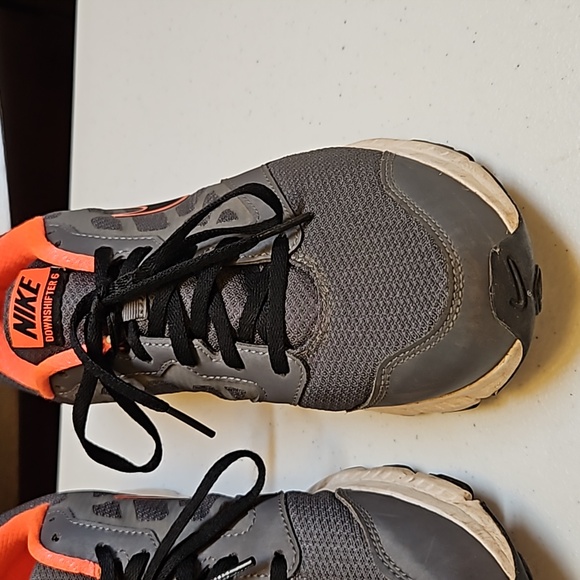 NIKE DOWNSHIFTER 6 GRAY ORANGE 9.5 WOMEN'S sneakers running athletic - Picture 4 of 9
